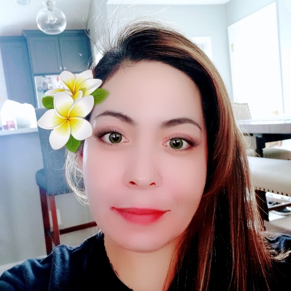 Meet your Posher, Desiree